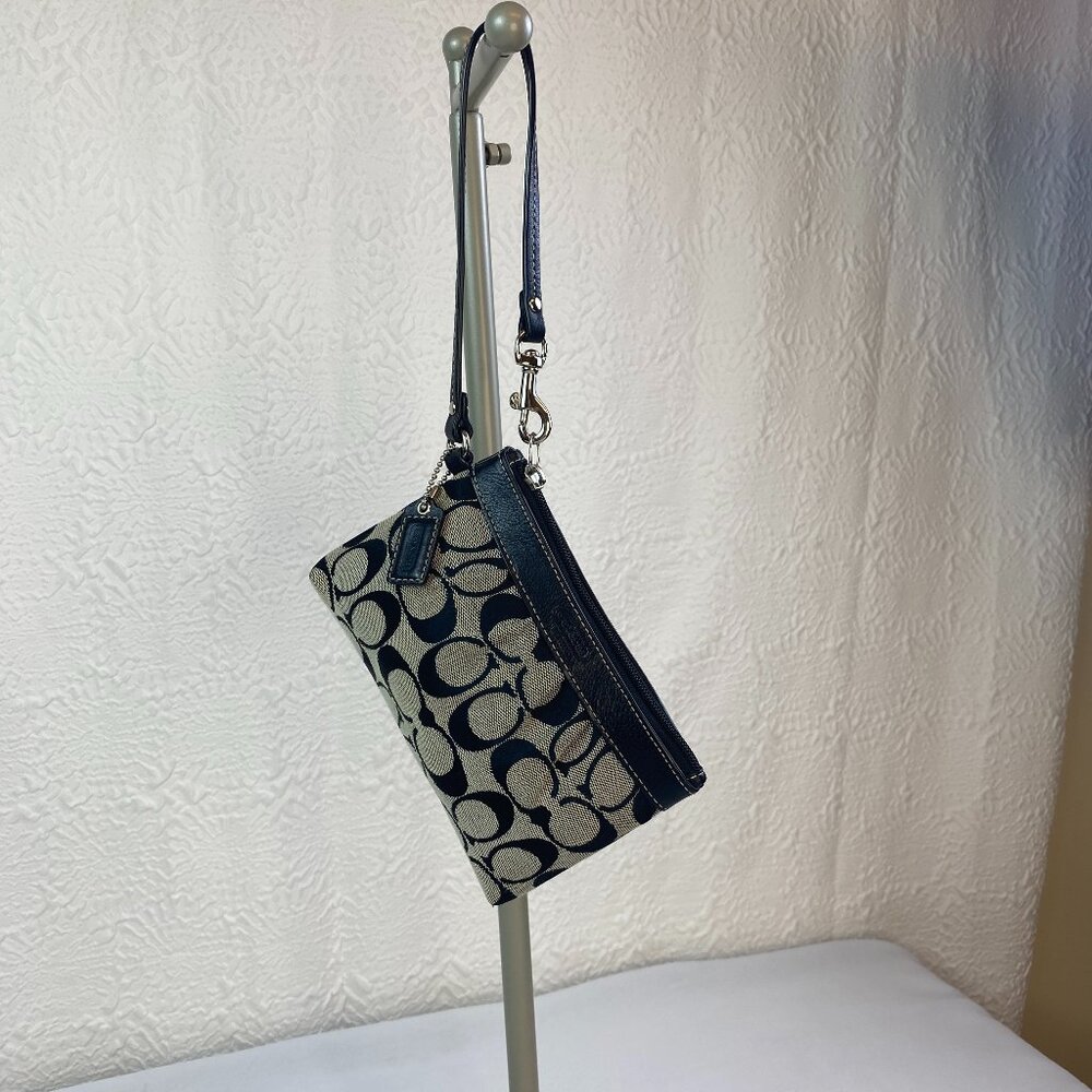 Coach Signature Jacquard Wristlet 6371 | Black Canvas & Leather  |  Lola 🖤